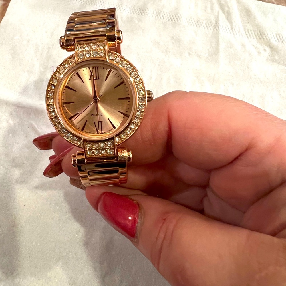 Beautiful brand new watch rose gold